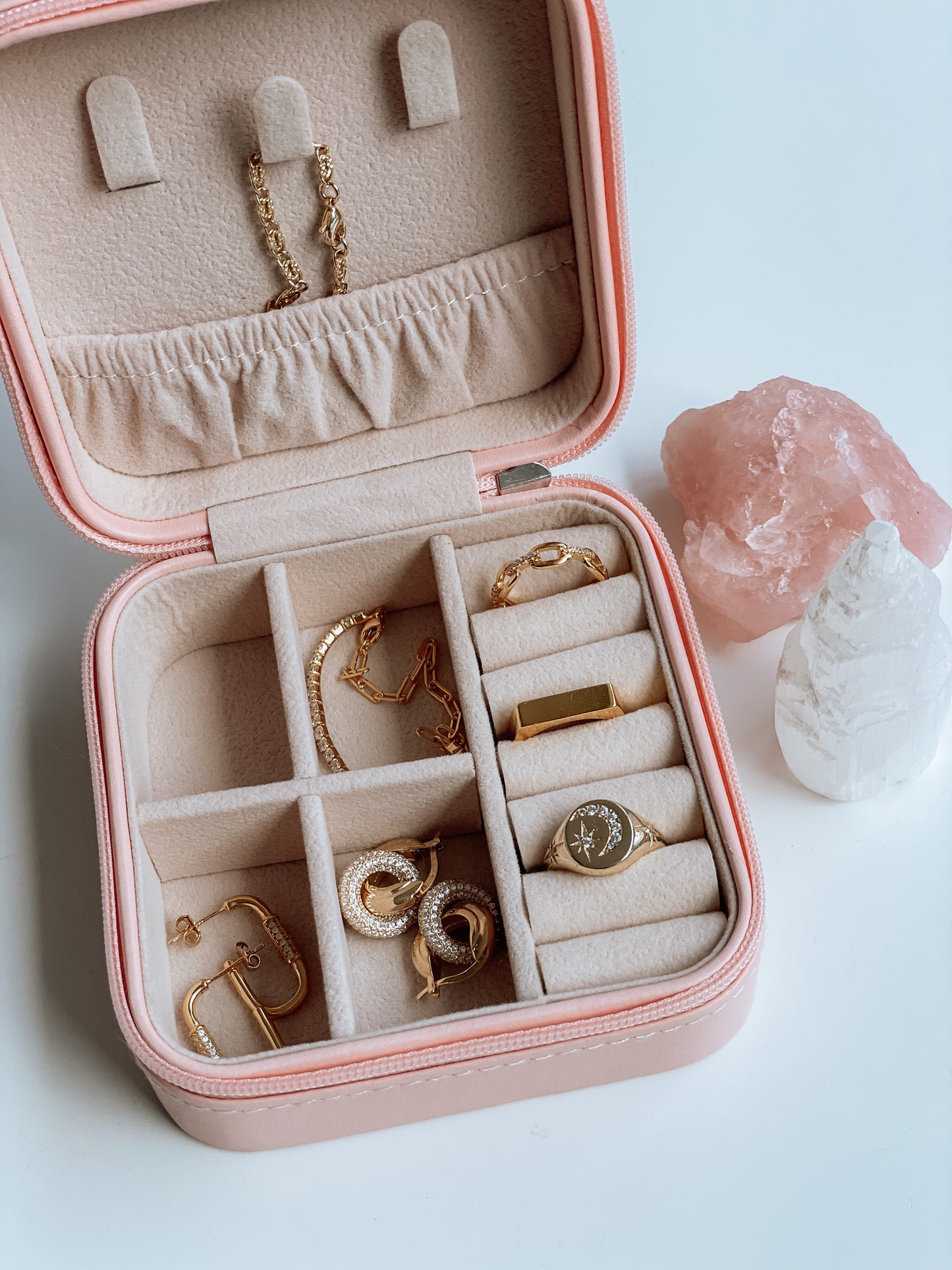 XIO Jewelry Case